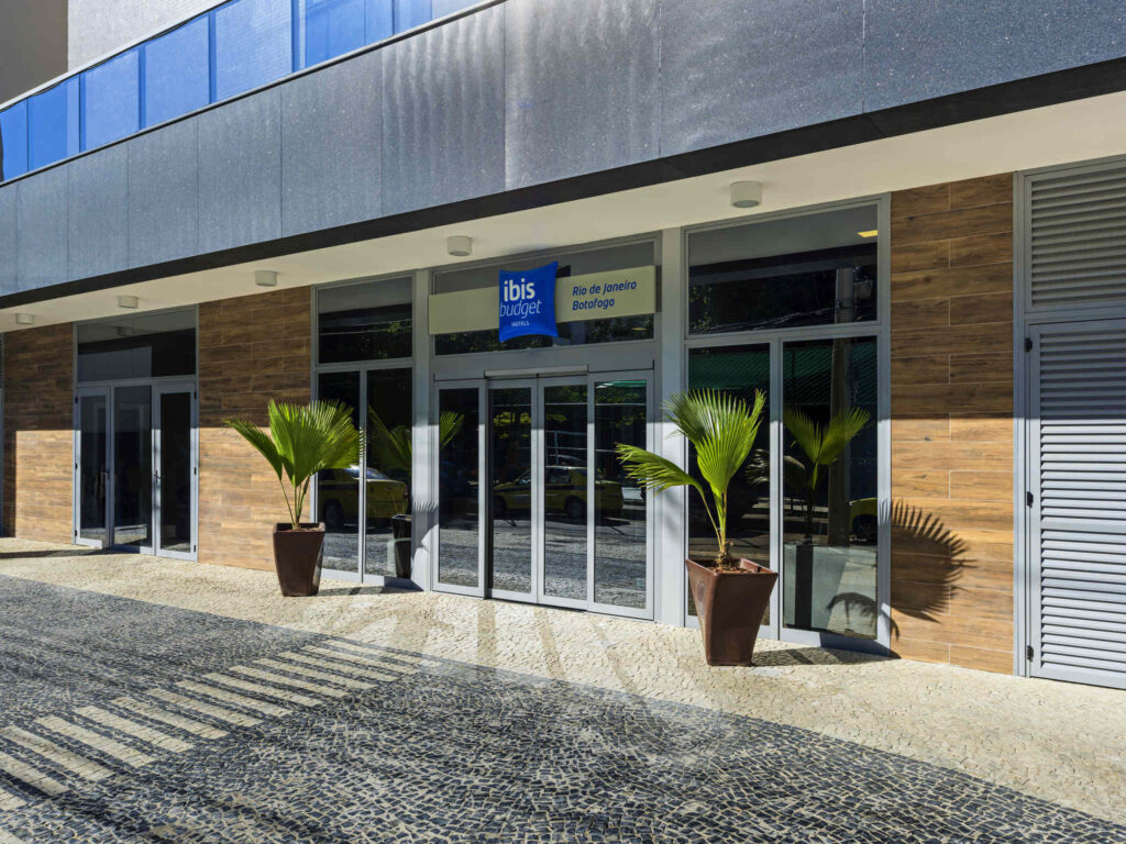 https://www.accorhotels.com/9600